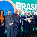 CUT e demais centrais entregam propostas a Lula para enfrentar tarifaço de Trump